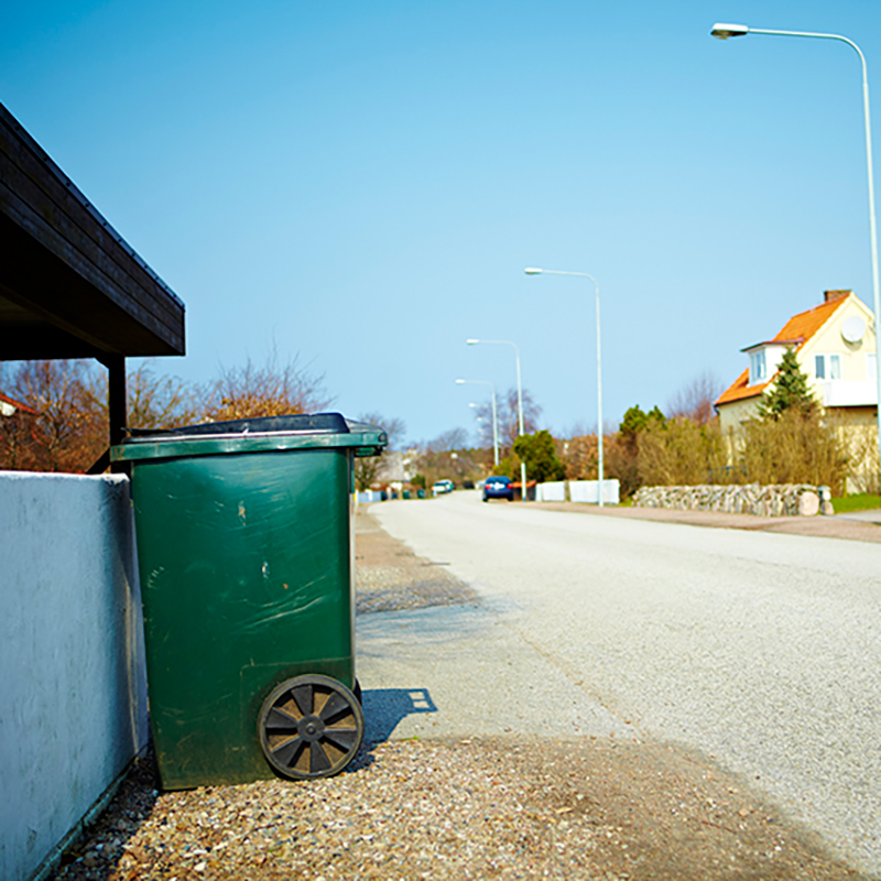 Avfallskärl på gata. (foto: NSR)