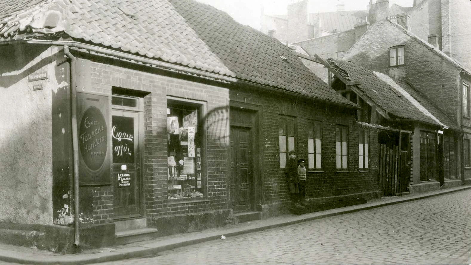 Bruksgatan i Helsingborg, svartvit.