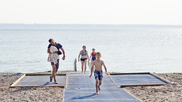 Tillgänglighetsanpassad badplats på Vikingstrand i Helsingborg. (foto: Anna Olsson)