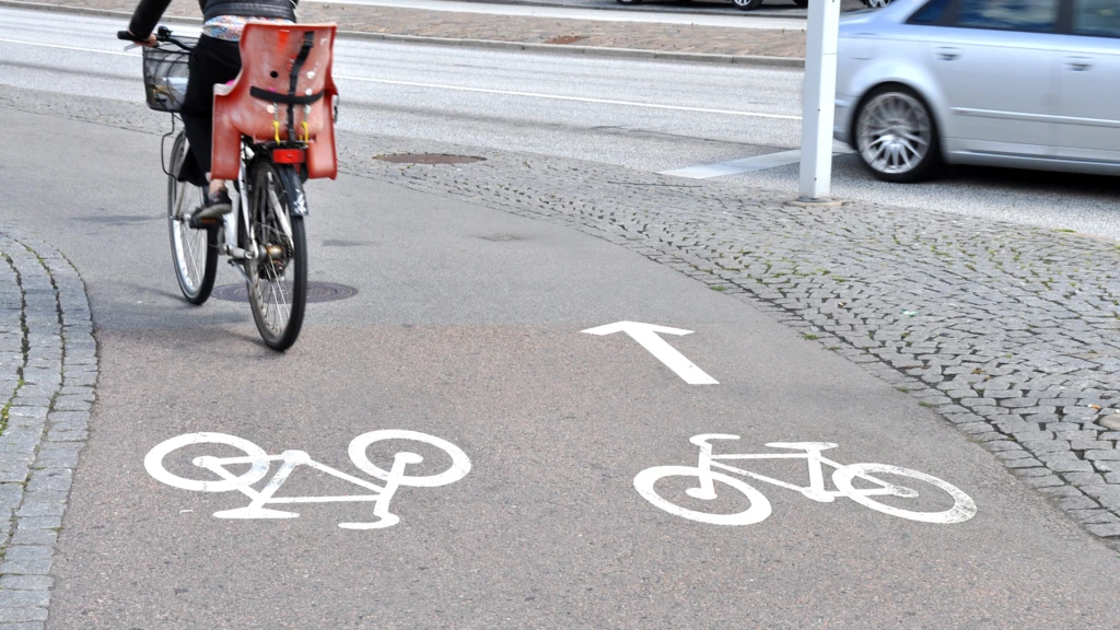 Cykelväg/cykelbana i Helsingborg (foto: Lotta Ahlberg)