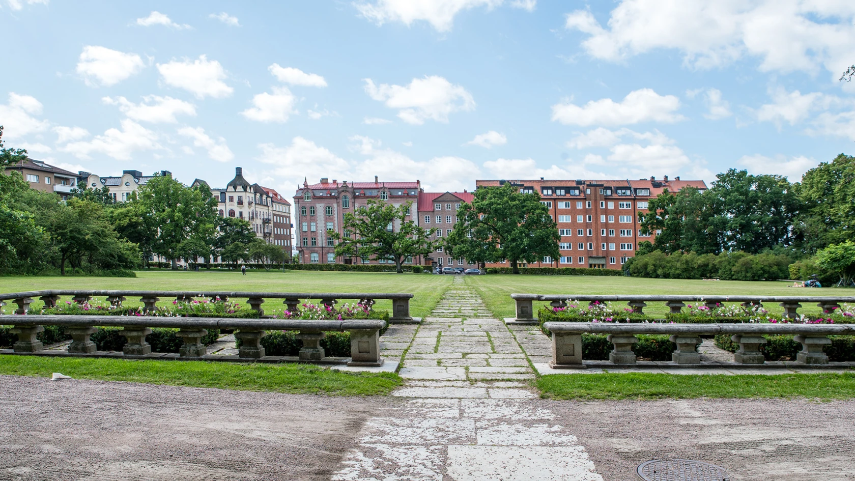 Vy över de öppna ytorna i parken Margaretaplatsen