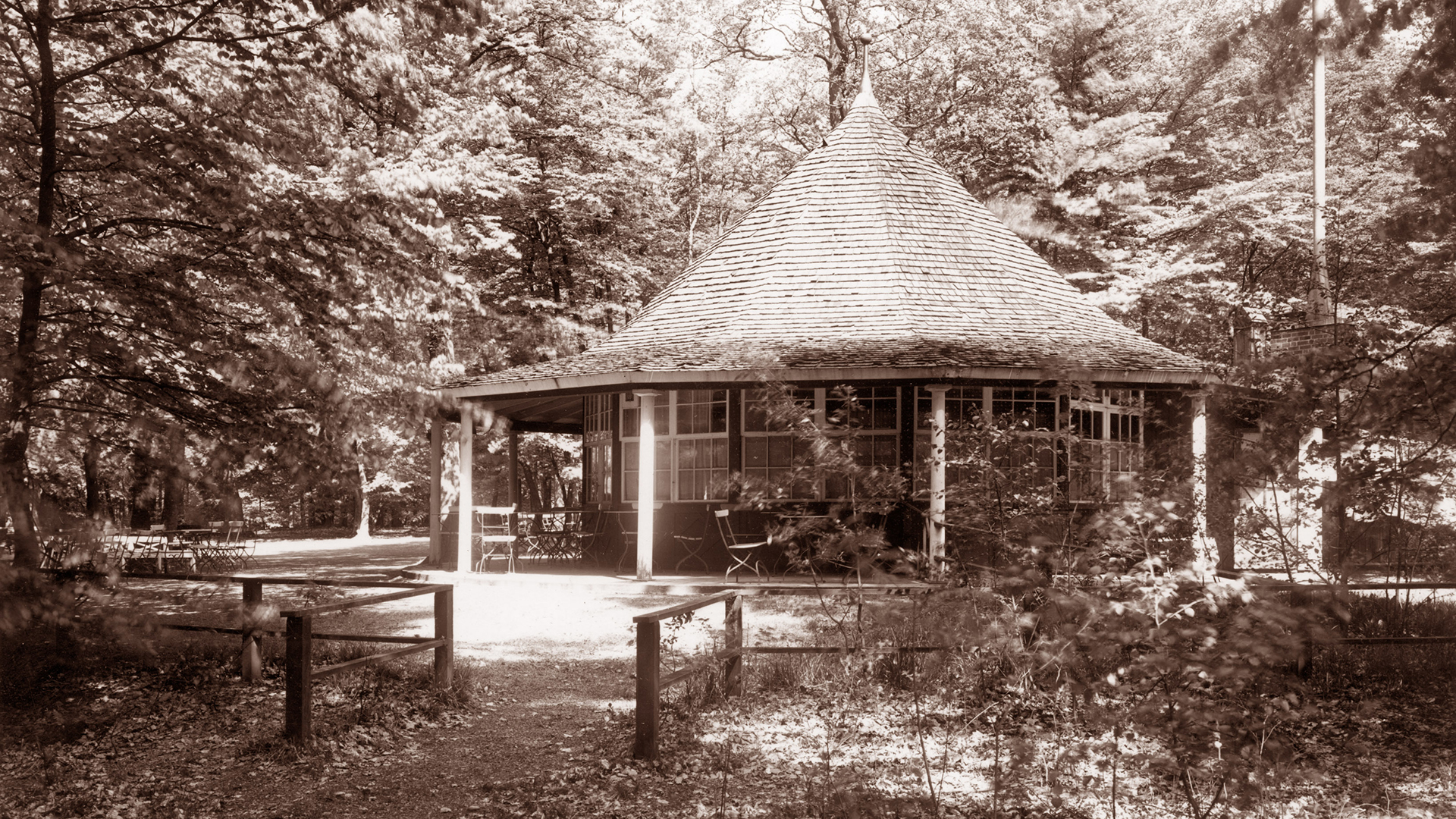 Pålsjöpaviljongen i Pålsjö skog (foto: Helsingborgs museers samlingar)