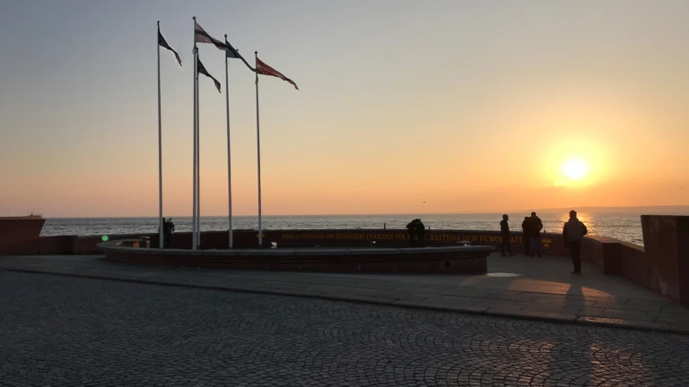 Veteranminnesplatsen på piren vid Kvickbron i Helsingborg.