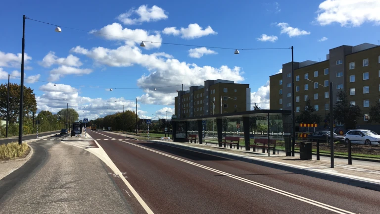 Ombyggd gata och hållplats för HelsingborgsExpressen på Vasatorpsvägen