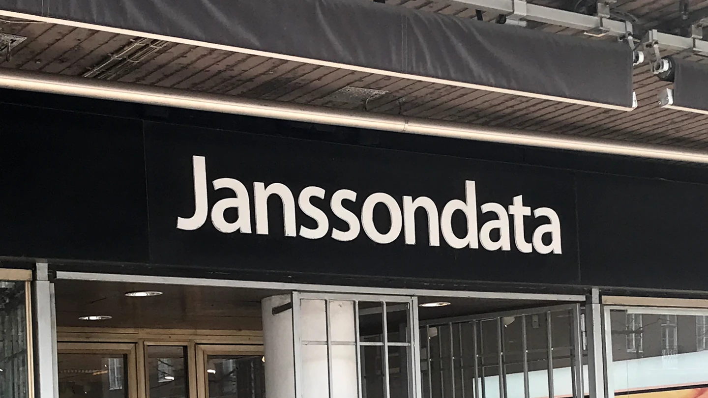 Så här kan en skivskylt på en fasad se ut.