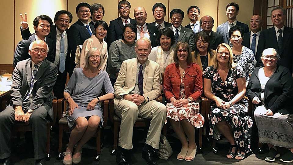 Shizuoka private kindergarten associations styrelse, skolledare och rektorer tillsammans med delegationen från Helsingborg 2019 i Japan.