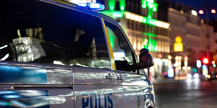 Polisbild med blåljus i centrala Helsingborg