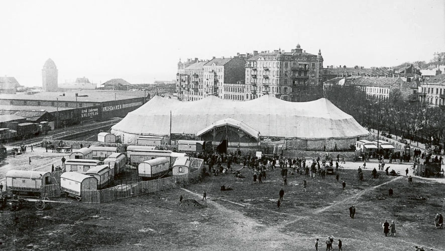 Sundstorget, svartvit foto.