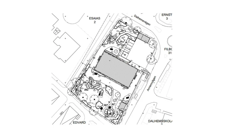 Planritning med förskola och utemiljö, skala 1:200