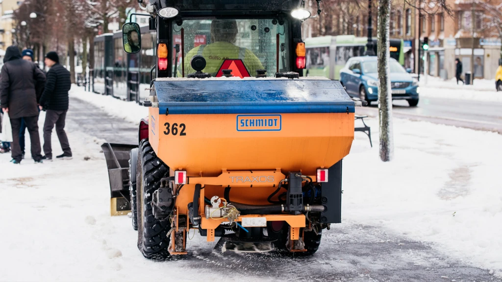 Vinterväghållning, snöröjning, halkbekämpning