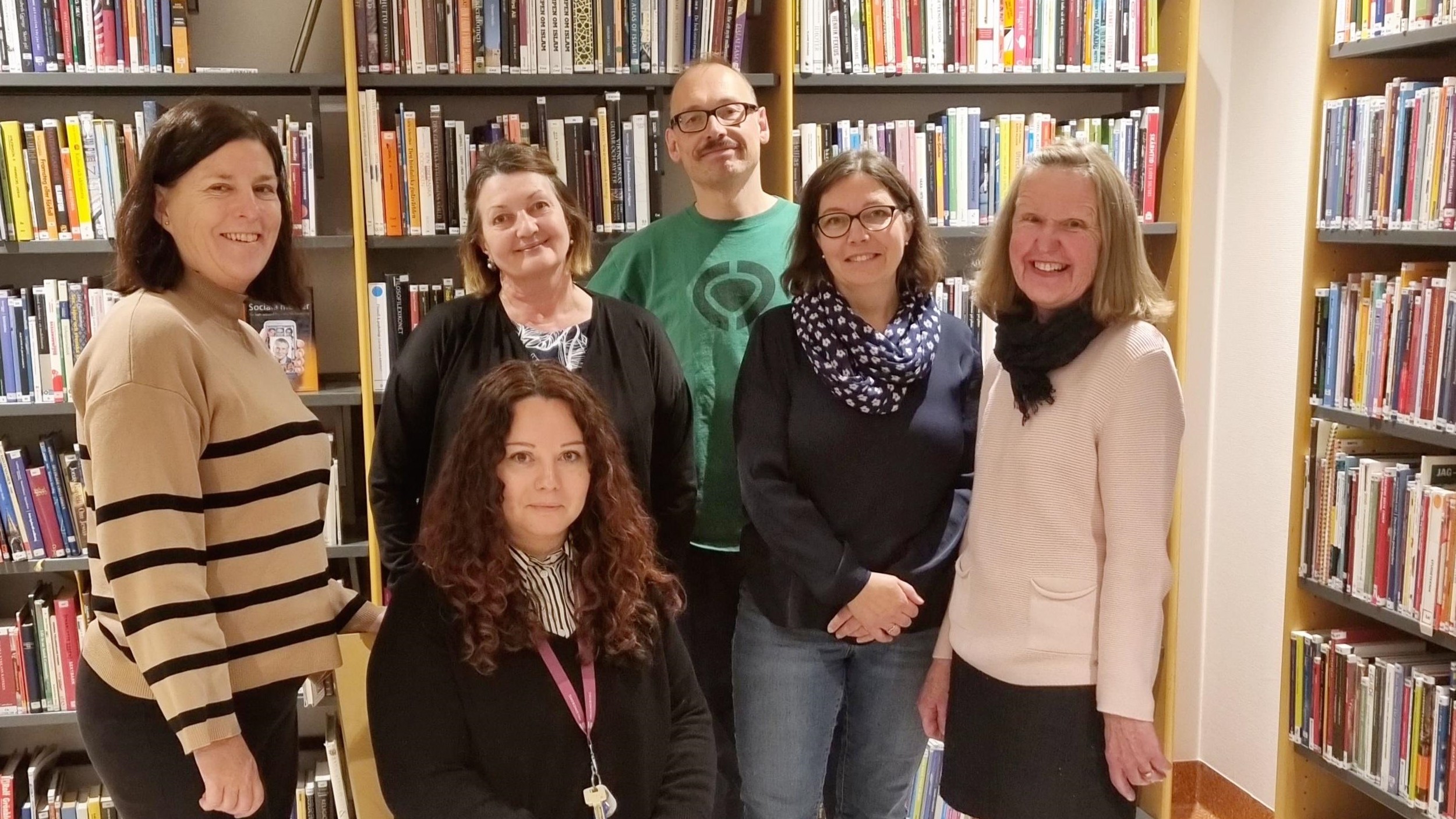 Ruby, Svetlana, Anna, Cecilia, Fredrik, Eva och Jenny arbetar som gymnasiebibliotekarier i Helsingborgs stad. 