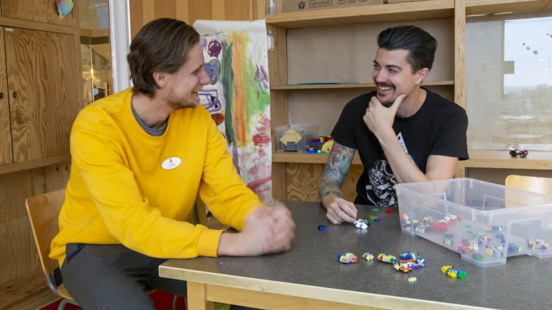 Förskollärarna Ludwig Nilsson och Simon Melin på Råå förskola.