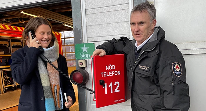 Nödtelefonerna är tydligt märkta säger Jonas Nylén på Räddningstjänsten Skåne nordväst.