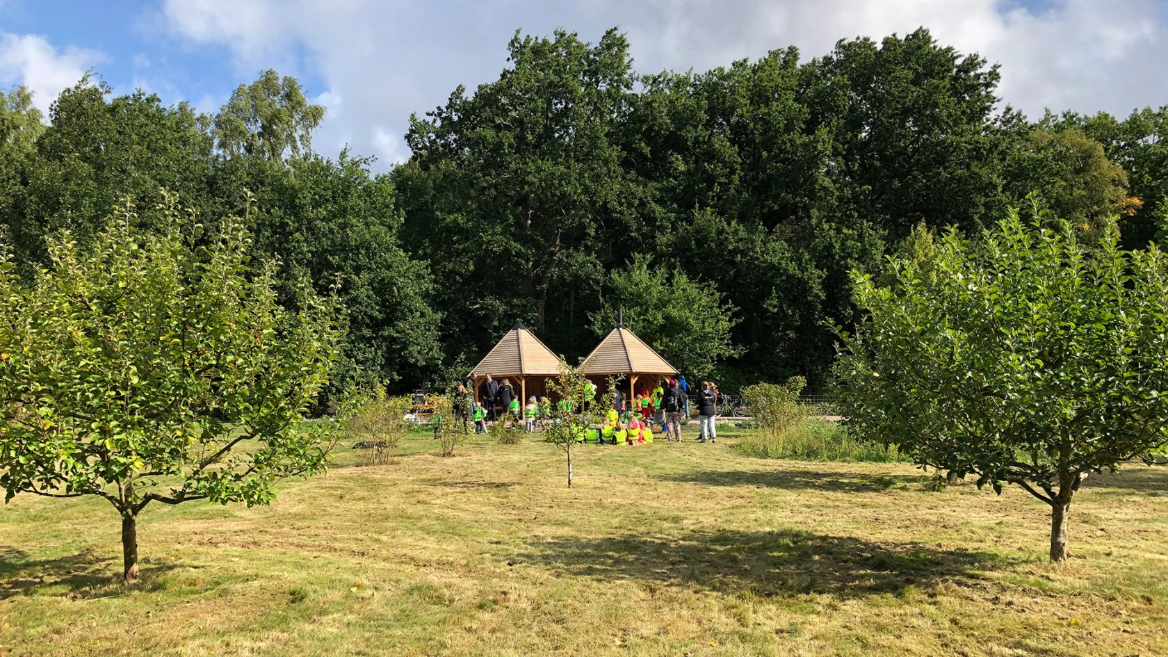 Förskolebarn vid Naturpunkt Odling i Gläntan i Ättekulla naturreservat