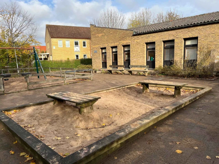 Foto på Lantmätarens förskola, vy från gården