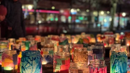 1000 lyktor lyser igen, ett av ljusverken under Drömljus