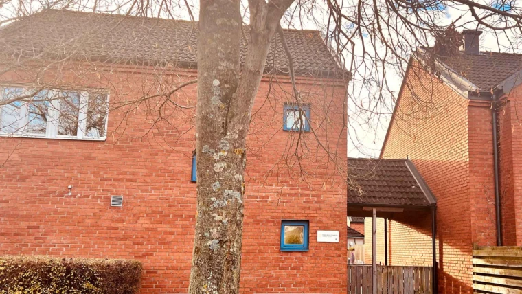 Fasaden för Hästskons förskola. Vy från gatan