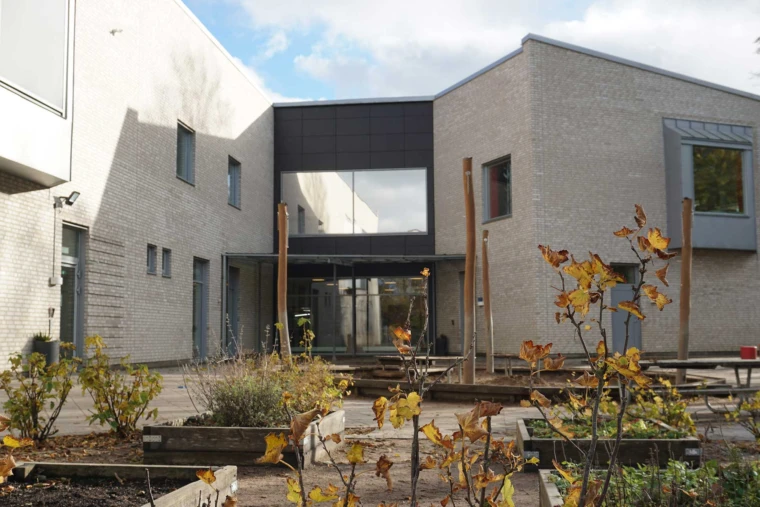 Foto på Ringstorpsparkens förskola, vy från gården.