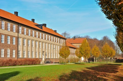 Maria Parkskolan, Västra allén 3-7.