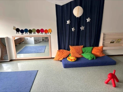 Foto på rum för lek och avkoppling för yngre barn på Ättekulla förskola.