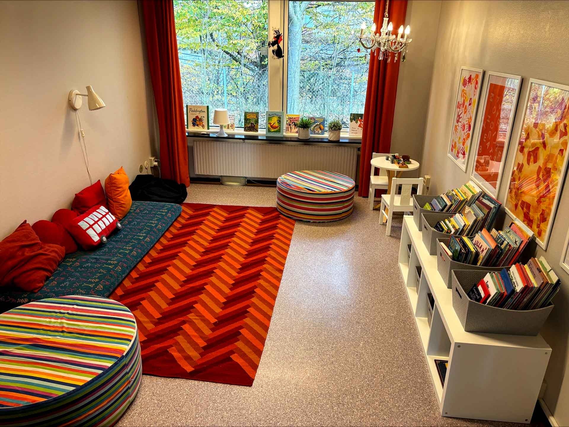 Foto på rum läsning på Ättekulla förskola.