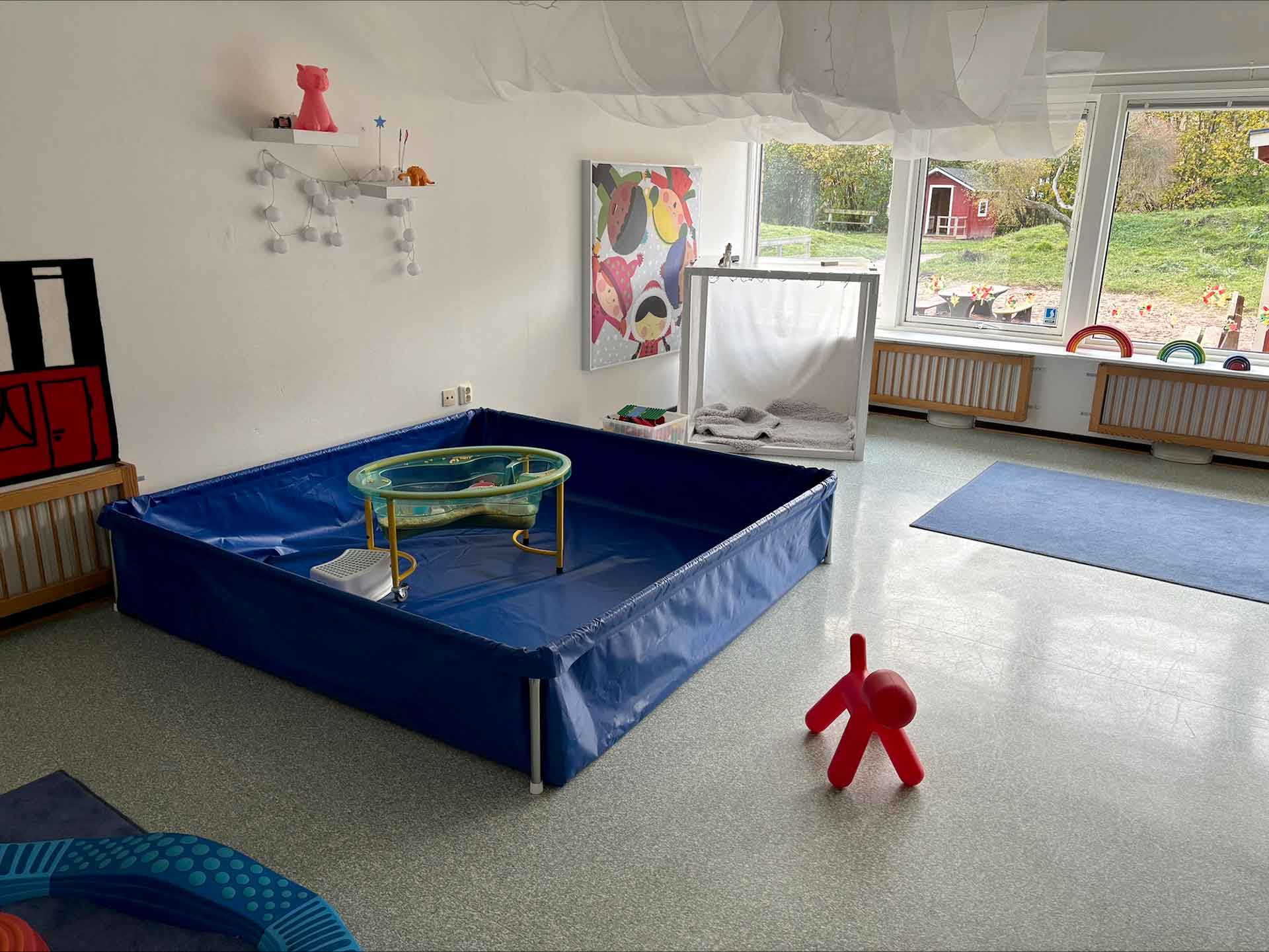 Foto på rum för yngre barn på Ättekulla förskola.