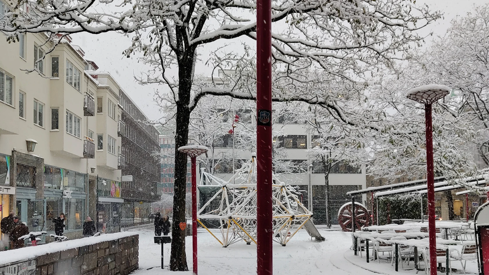 Snöfall på Konsul Olssons plats 20 november 2025