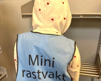 Bild med elev som är mini-rastvärd på Kattarps skola