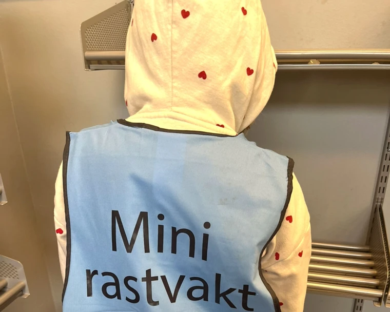 Bild med elev som är mini-rastvärd på Kattarps skola