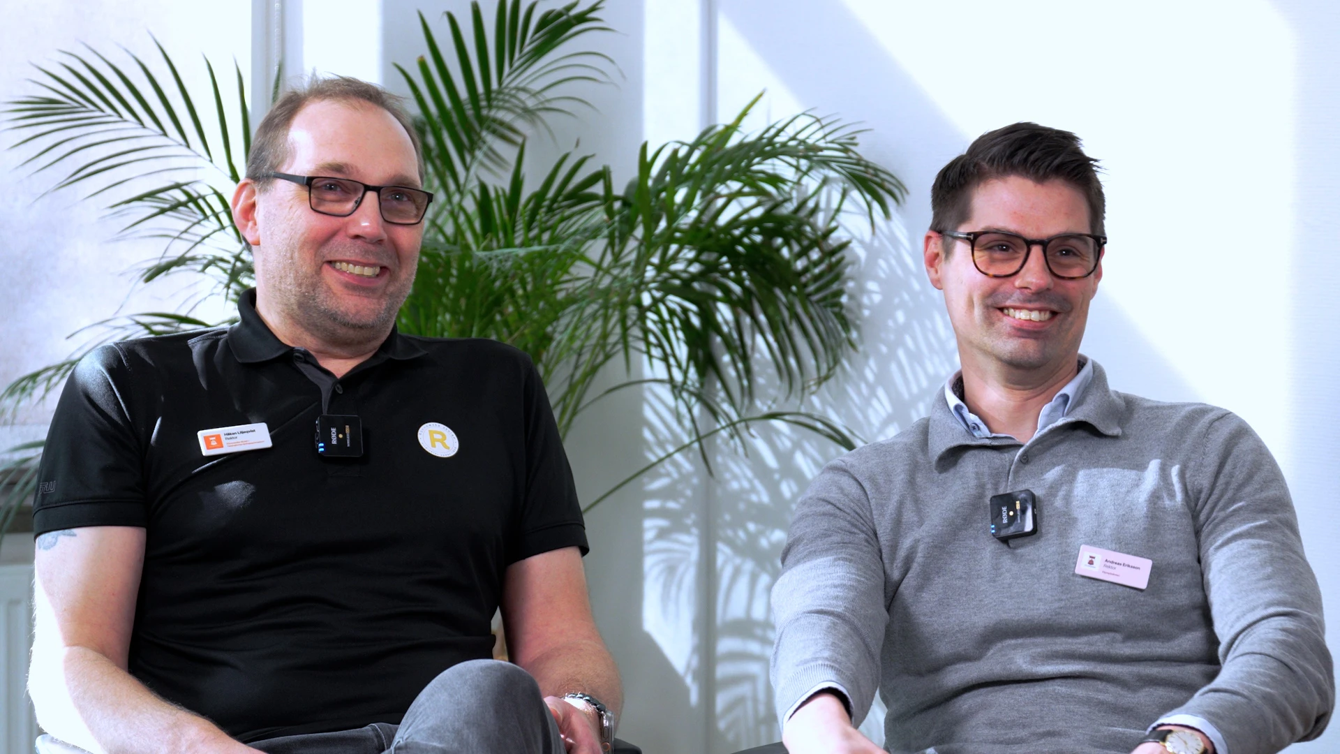 Rektor Håkan och rektor Andreas sitter och pratar.