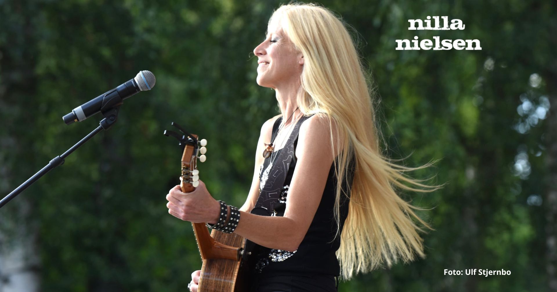 Nilla Nielsen spelar live på Wallåkra Stenkärlsfabrik