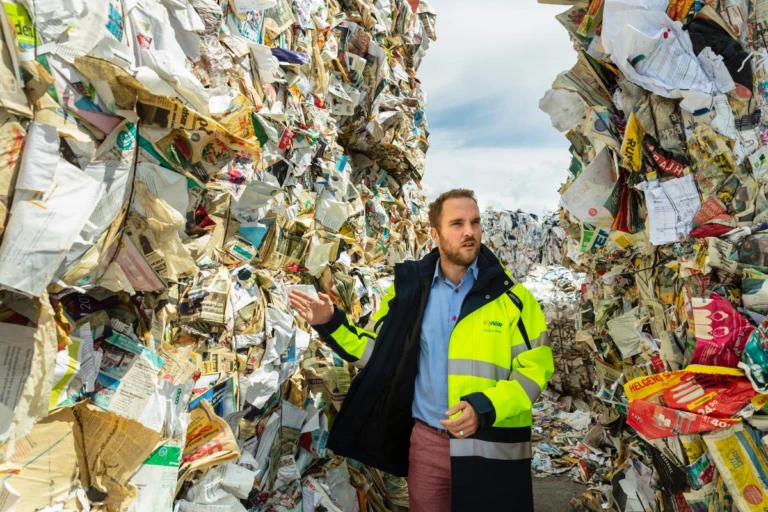 Martin Dyberg på en soptipp.