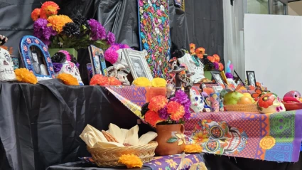 Dia de muertos ofrenda