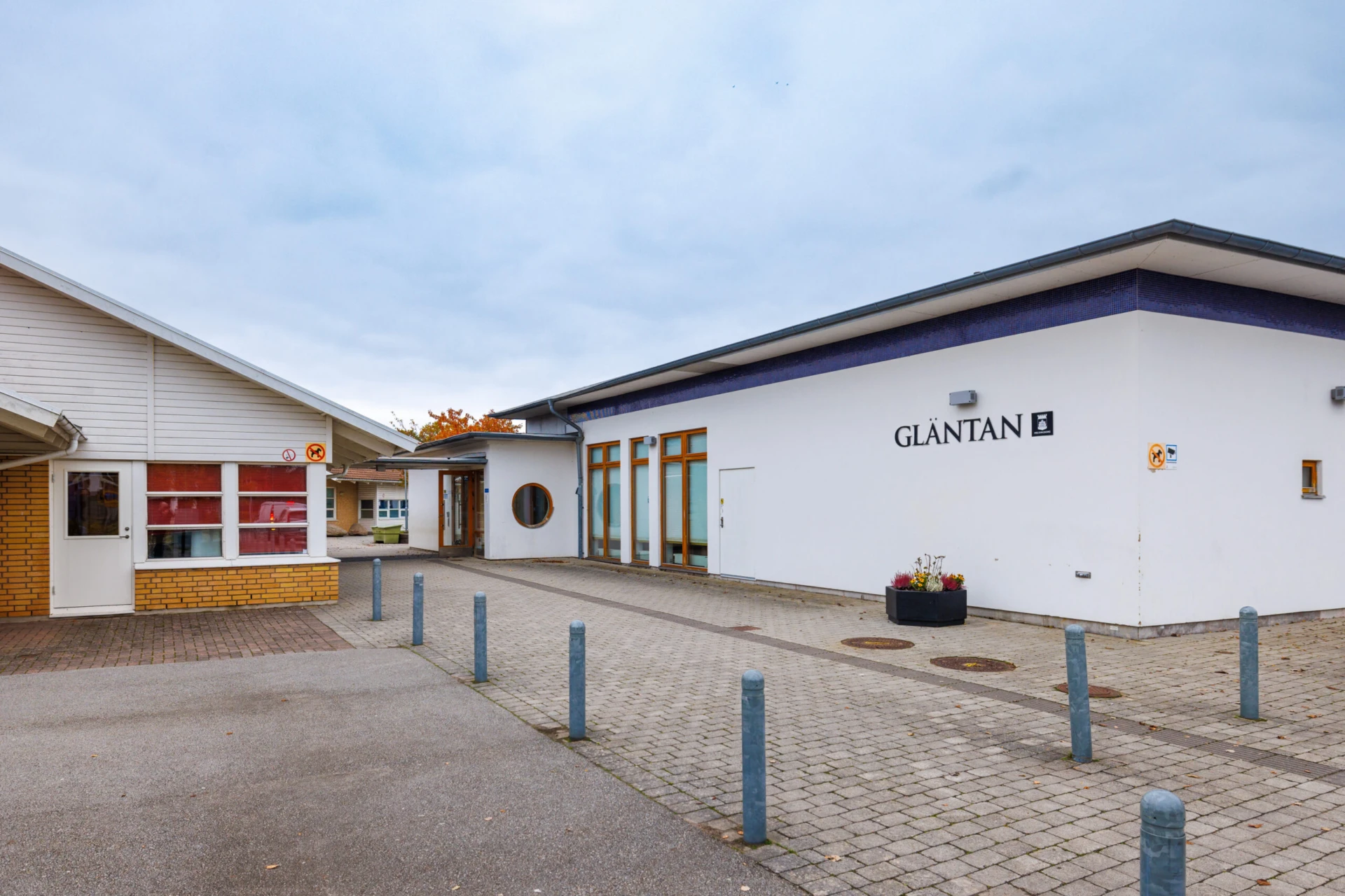 Fasadbild Gläntanskolan
