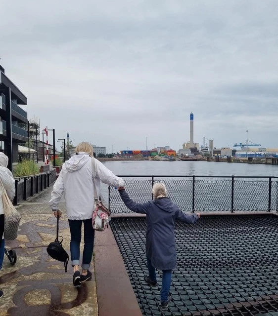 Pigga promenader för seniorer