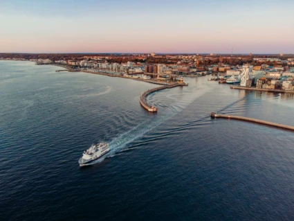 drönarbild över hamninloppet i Helsingborg