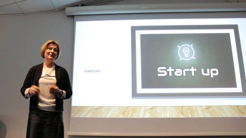 Jeanette Andersson från Minc i Malmö föreläser om startups på näringslivsfrukosten. Bild: Martin Strandberg