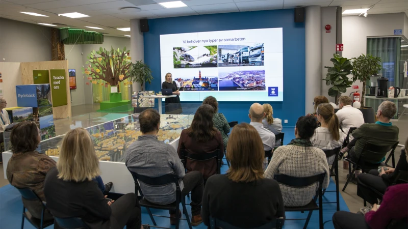 Föredrag med innovationsledare Karolina Ekerlund på frukostmöte med klimatavtalet i Helsingborg.