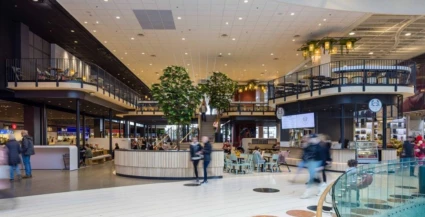 vy över Välas restaurangtorg