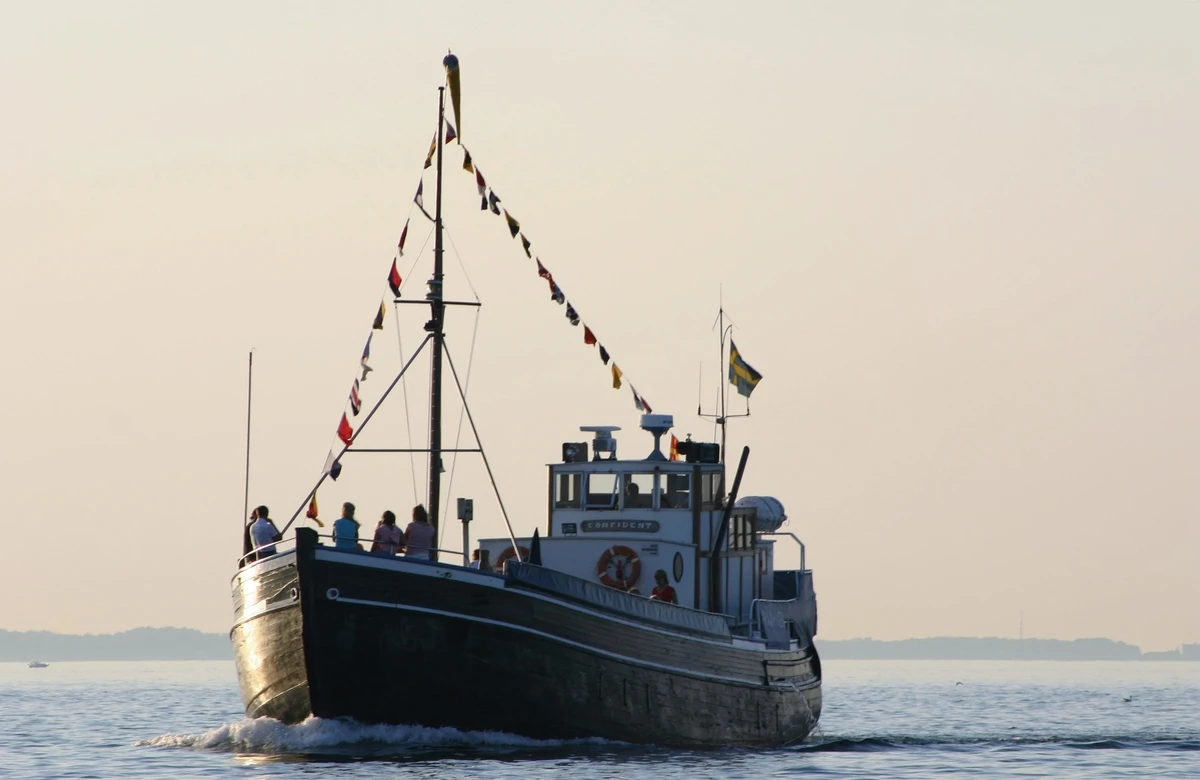 Fiskebåt -följ med på fisketur med Rååbåtarna