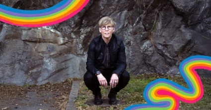 Maria Larsson med pridefärger