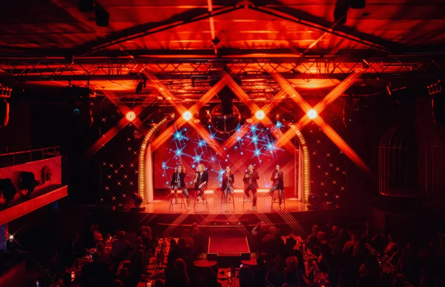 Bild från show på Bollbrolyckan