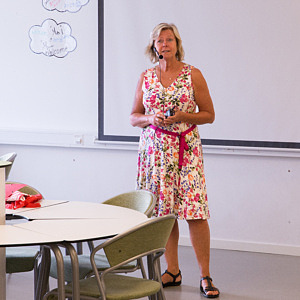 Agneta Gullstrand, chef för modersmålsenheten talade under upptakten av "Lärarvägen" som hölls på Pedagogiskt center i augusti.