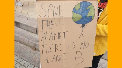 Text i bild: Save the planet. There is no planet B.