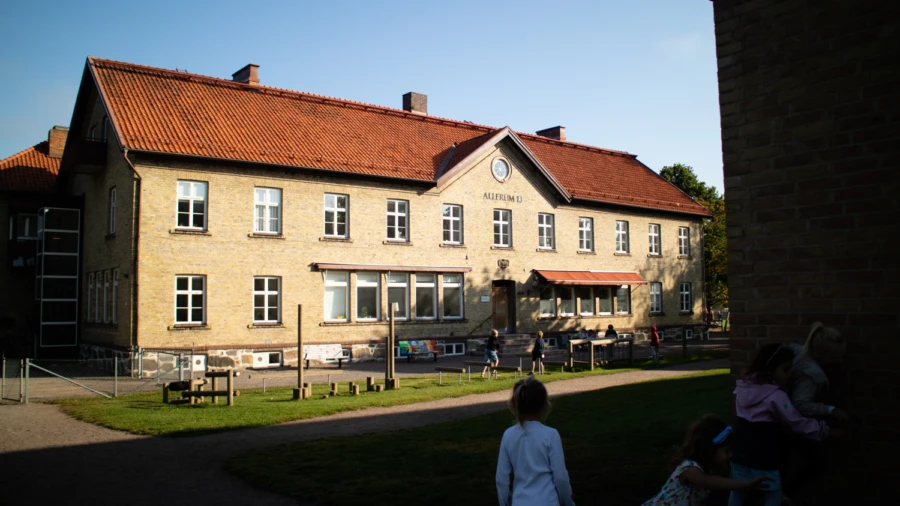 Allerums skola arbetar idag strukturerat med närvaroarbete genom ett årshjul. De är också pilotskola för att testa ett Early Warning System.