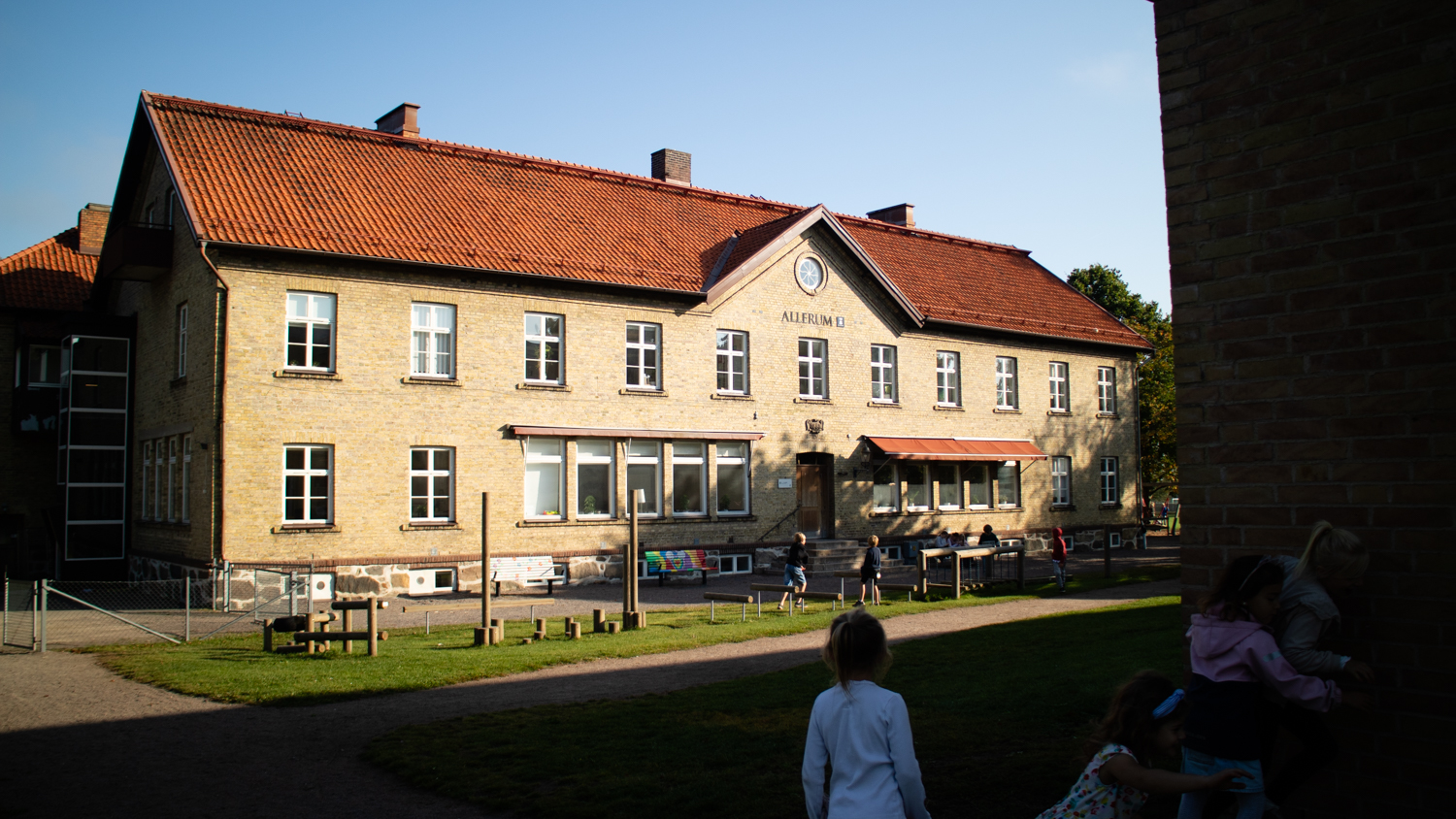 skolbyggnad