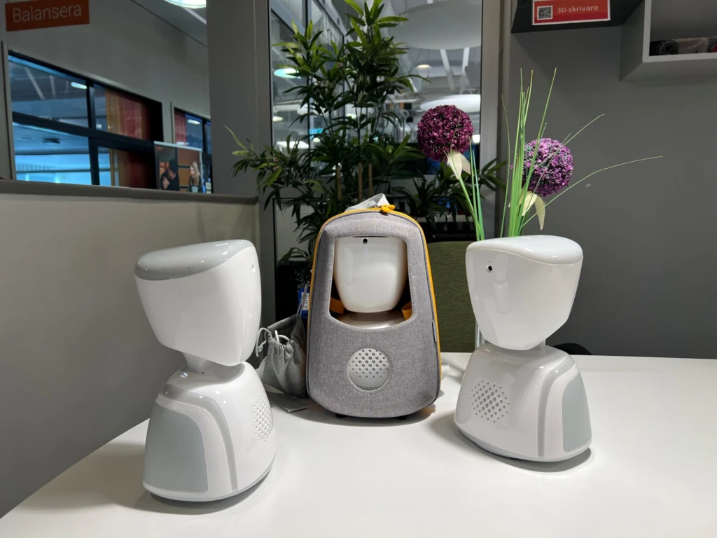 Den lilla AV1-roboten kan fungera som en elevs förlängda arm.