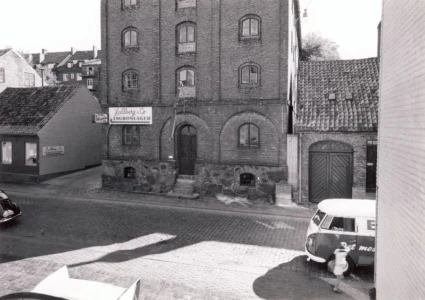 Konsul Olssons magasin.