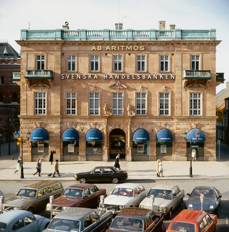 Handelsbankens hus från 1904 vid Stortorget, ritat av Alfred Hellerström