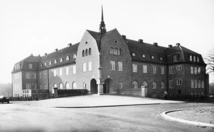 Barnbördshuset.